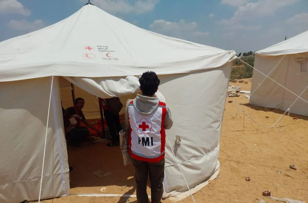 PMI beri bantuan tenda pengungsian ke perbatasan Gaza