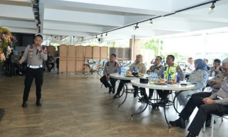 Kakorlantas Tinjau Jalur Puncak Pastikan Kesiapan Operasi Lilin Natal 2025