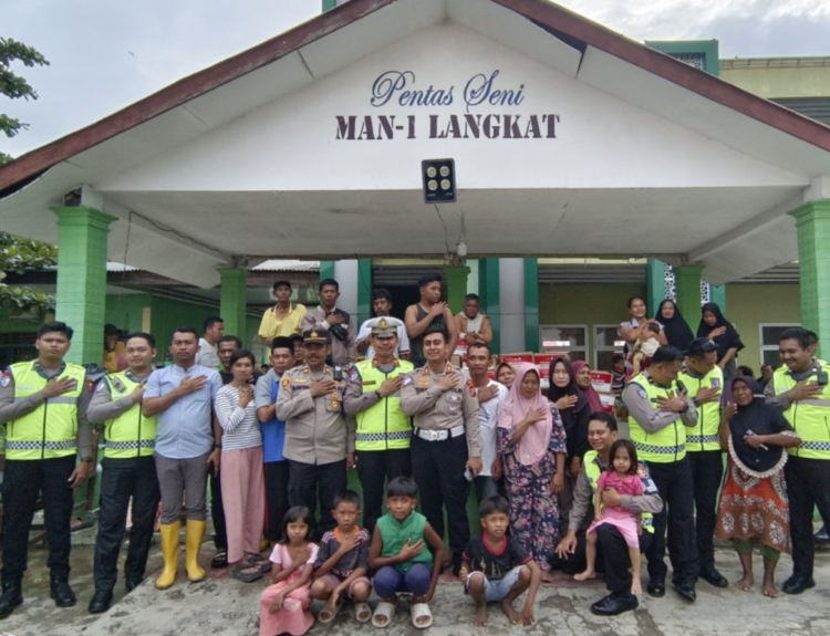 Korlantas kirim bantuan ke Langkat